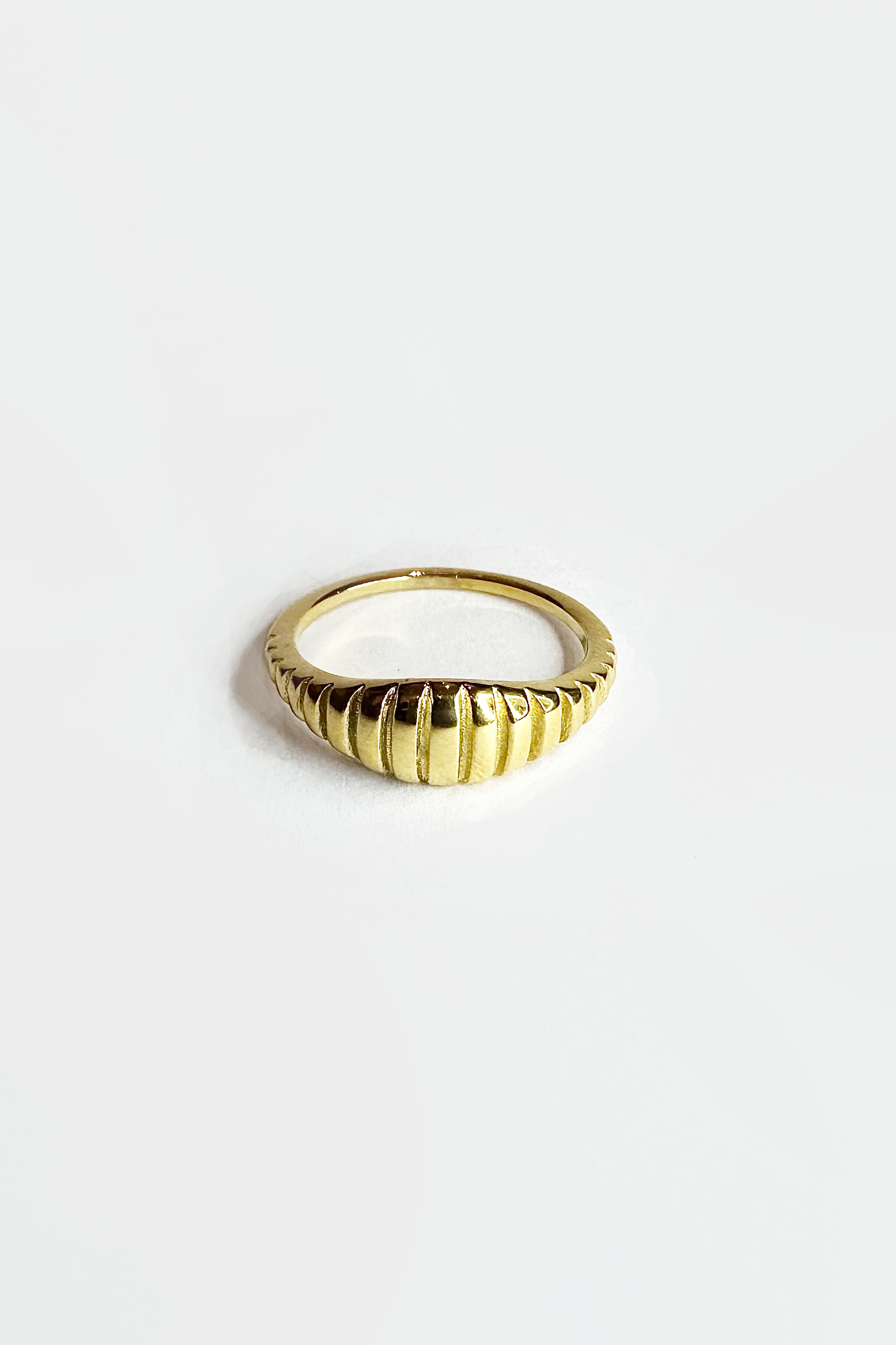 Baby Croissant Ring in Gold