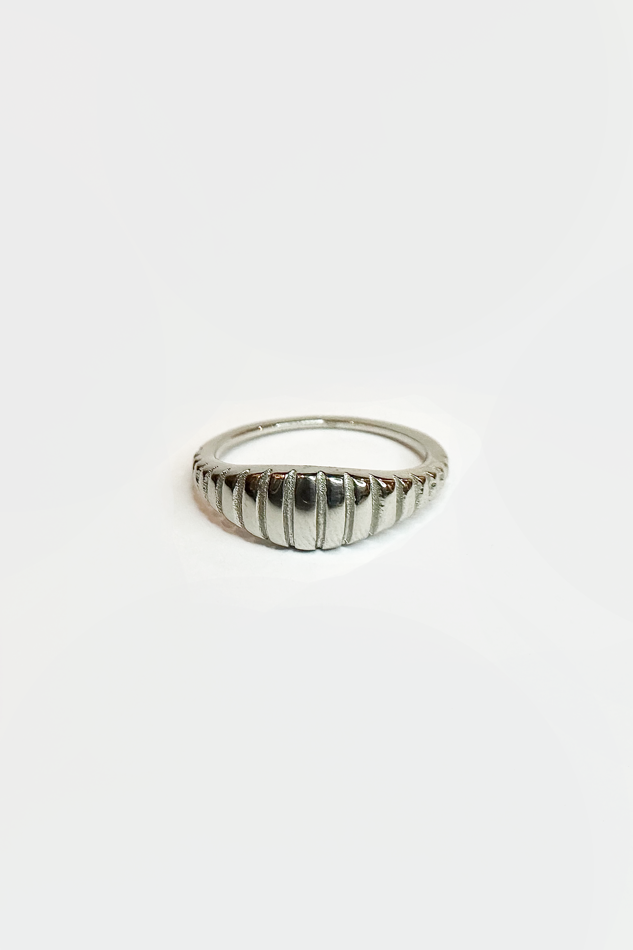 Baby Croissant Ring in Silver