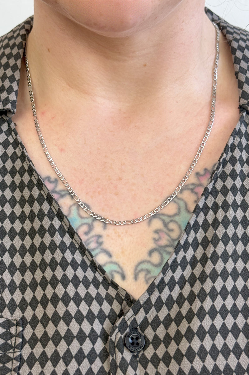 Delicate Figaro Chain in Silver