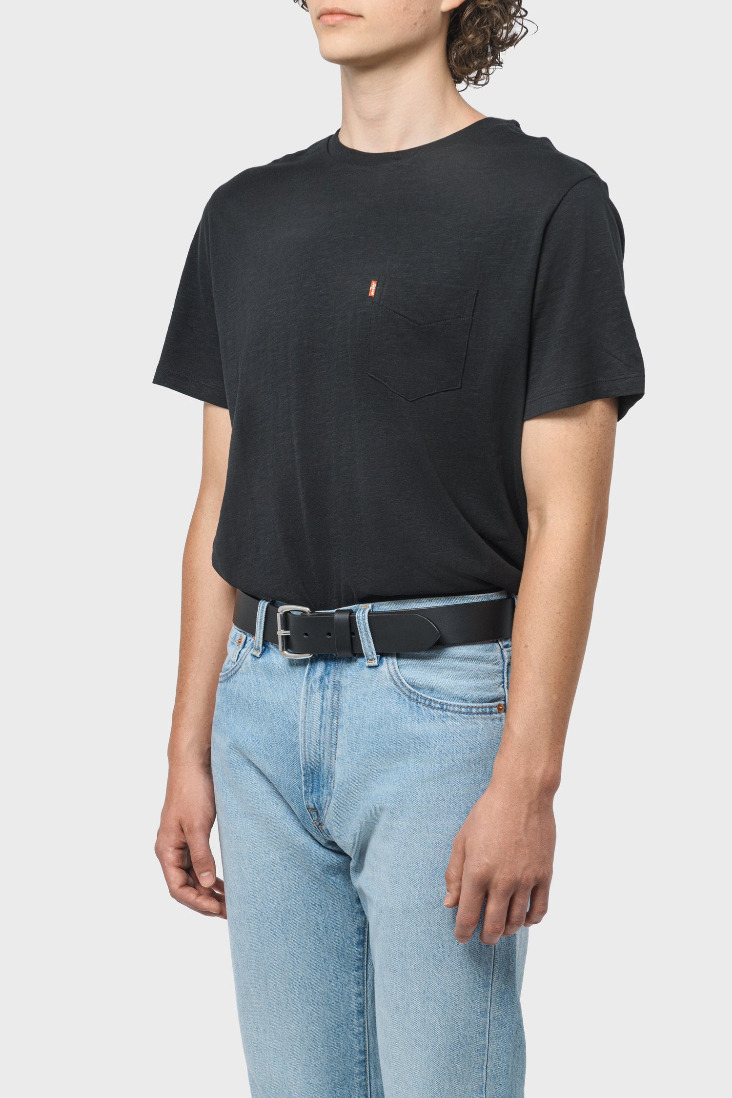 Men's Levi's SS Classic Pocket Tee in Mineral Black