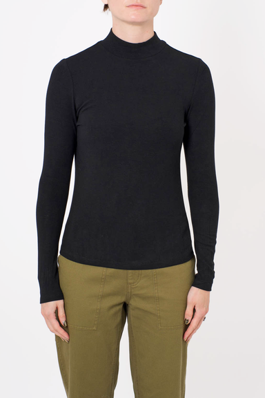 Women's Molly Bracken Essential Turtleneck in Black