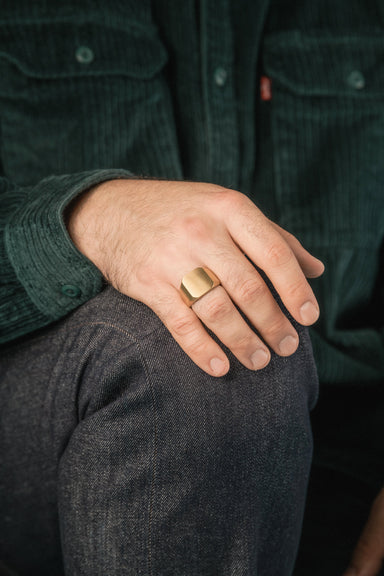 Men's Classic Signet Ring in Gold